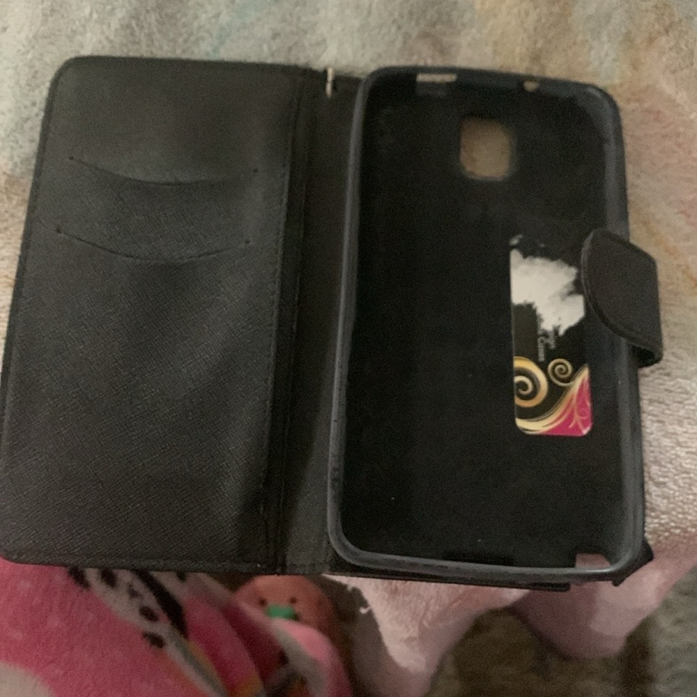 Phone case - Picture 2 of 4